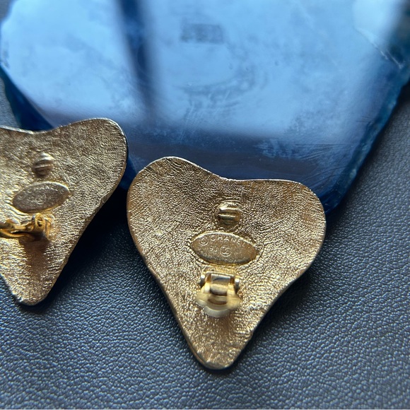 Vintage Chanel CC Heart Clip On Earrings - Picture 5 of 8